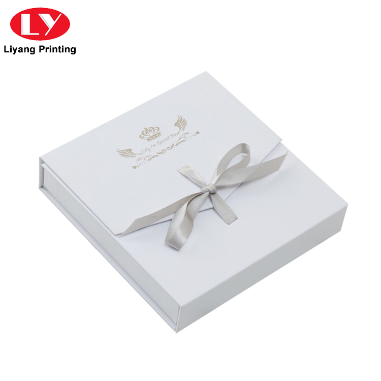 Custom White Cardboard Jewelry Ring Packaging Box with Velvet Foam Insert