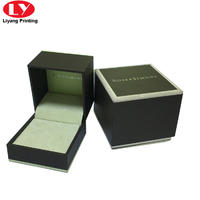Small square ring box with lid
