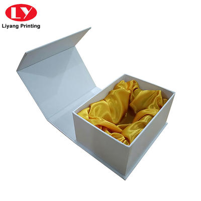 Custom High Quality Magnetic Closure White Cardboard Gift Packaging Boxes with Satin Insert